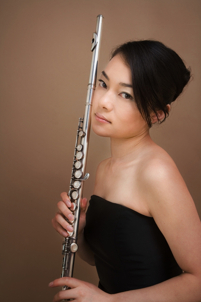 謎の木彫り人形　フルートを吹く少年と鳥　ビンテージ？レア？高額？ 晴れた日に永遠が見える」少女が演奏するフルートの音色に聞き入る猫は